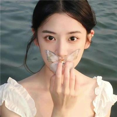 歌唱动荡的青春